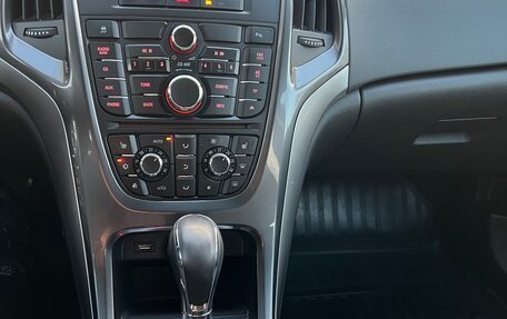 Opel Astra J, 2013 год, 24 фотография