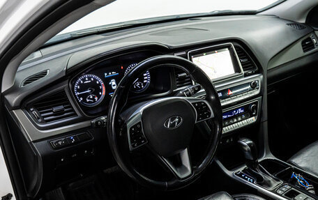 Hyundai Sonata VII, 2018 год, 2 059 000 рублей, 21 фотография