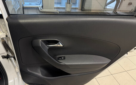 Volkswagen Polo VI (EU Market), 2012 год, 730 000 рублей, 17 фотография