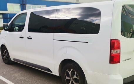 Peugeot Traveller I, 2018 год, 3 290 000 рублей, 2 фотография