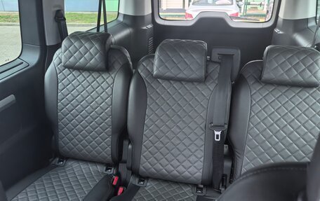 Peugeot Traveller I, 2018 год, 3 290 000 рублей, 9 фотография