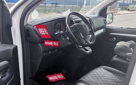 Peugeot Traveller I, 2018 год, 3 290 000 рублей, 6 фотография