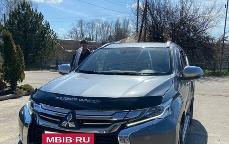 Mitsubishi Pajero Sport III рестайлинг, 2017 год, 2 750 000 рублей, 4 фотография