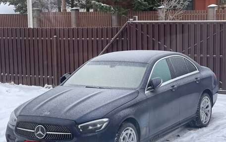 Mercedes-Benz E-Класс, 2020 год, 3 850 000 рублей, 1 фотография