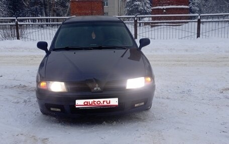Mitsubishi Carisma I, 2001 год, 140 000 рублей, 1 фотография