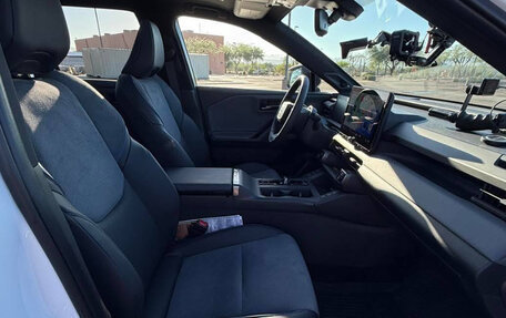 Toyota RAV4, 2025 год, 4 820 000 рублей, 11 фотография