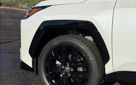 Toyota RAV4, 2025 год, 4 820 000 рублей, 7 фотография