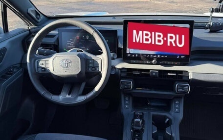 Toyota RAV4, 2025 год, 4 820 000 рублей, 4 фотография