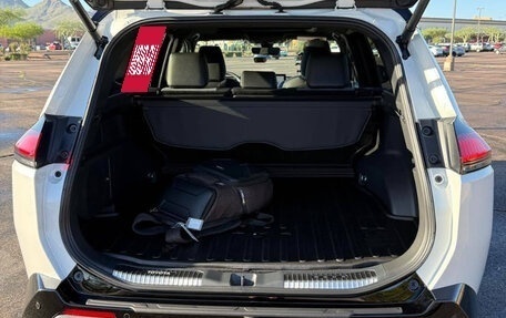 Toyota RAV4, 2025 год, 4 820 000 рублей, 9 фотография