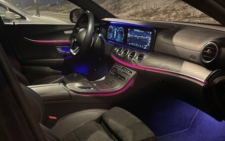 Mercedes-Benz E-Класс, 2020 год, 3 850 000 рублей, 18 фотография