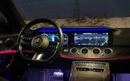 Mercedes-Benz E-Класс, 2020 год, 3 850 000 рублей, 26 фотография