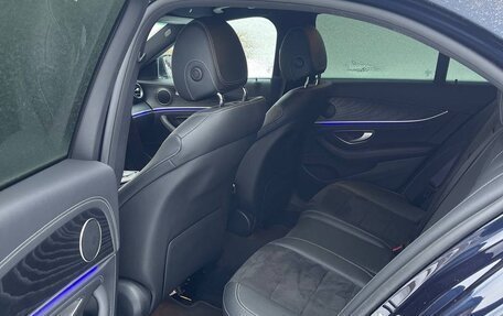 Mercedes-Benz E-Класс, 2020 год, 3 850 000 рублей, 33 фотография