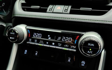 Toyota RAV4, 2025 год, 4 450 000 рублей, 32 фотография