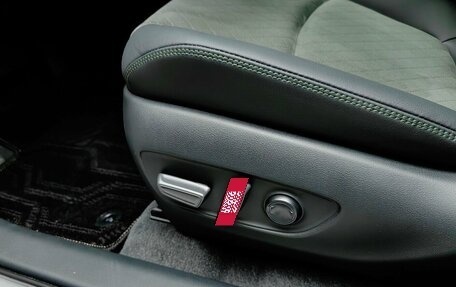 Toyota RAV4, 2025 год, 4 450 000 рублей, 34 фотография