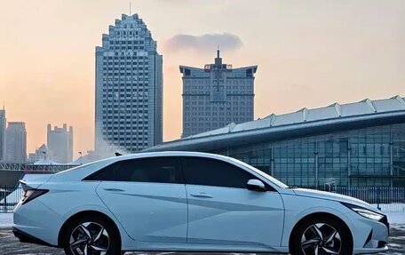 Hyundai Elantra, 2022 год, 1 790 000 рублей, 3 фотография