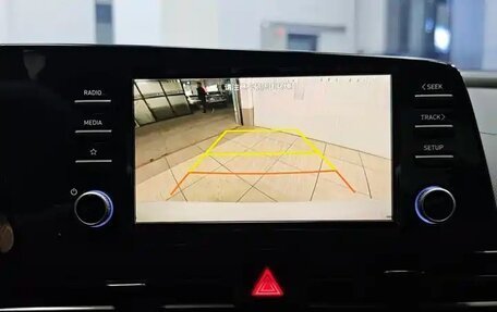 Hyundai Elantra, 2022 год, 1 790 000 рублей, 16 фотография