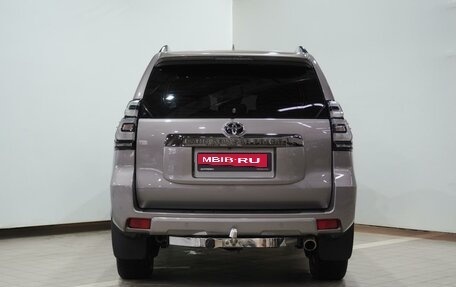 Toyota Land Cruiser Prado 150 рестайлинг 2, 2020 год, 7 350 000 рублей, 4 фотография