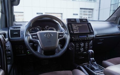 Toyota Land Cruiser Prado 150 рестайлинг 2, 2020 год, 7 350 000 рублей, 11 фотография