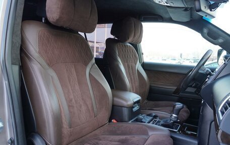 Toyota Land Cruiser Prado 150 рестайлинг 2, 2020 год, 7 350 000 рублей, 13 фотография