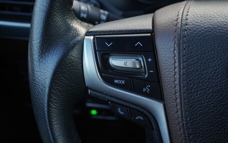 Toyota Land Cruiser Prado 150 рестайлинг 2, 2020 год, 7 350 000 рублей, 24 фотография