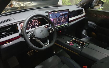 Volkswagen Teramont, 2025 год, 6 300 000 рублей, 24 фотография