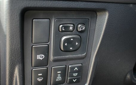 Toyota Land Cruiser Prado 150 рестайлинг 2, 2013 год, 2 895 000 рублей, 14 фотография