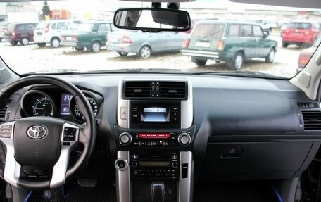 Toyota Land Cruiser Prado 150 рестайлинг 2, 2013 год, 2 895 000 рублей, 8 фотография