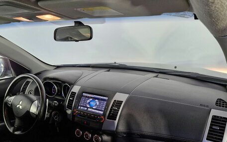 Mitsubishi Outlander III рестайлинг 3, 2010 год, 1 000 000 рублей, 14 фотография