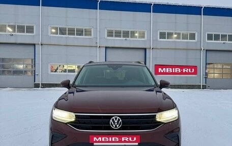 Volkswagen Tiguan II, 2022 год, 3 600 000 рублей, 2 фотография