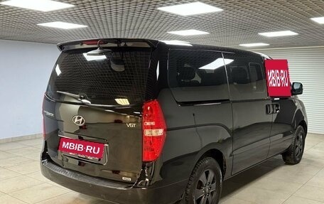 Hyundai Grand Starex Grand Starex I рестайлинг 2, 2014 год, 2 330 000 рублей, 7 фотография