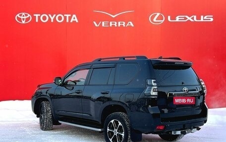 Toyota Land Cruiser Prado 150 рестайлинг 2, 2021 год, 6 800 000 рублей, 3 фотография