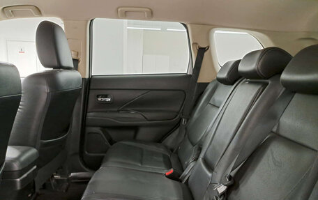 Mitsubishi Outlander III рестайлинг 3, 2016 год, 2 090 000 рублей, 16 фотография