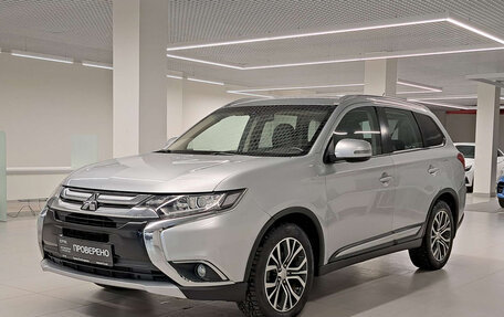 Mitsubishi Outlander III рестайлинг 3, 2016 год, 2 090 000 рублей, 5 фотография