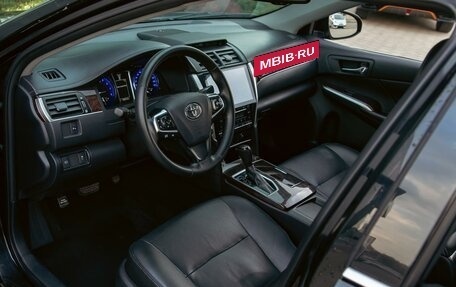 Toyota Camry, 2018 год, 1 995 000 рублей, 13 фотография