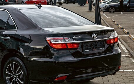 Toyota Camry, 2018 год, 1 995 000 рублей, 10 фотография