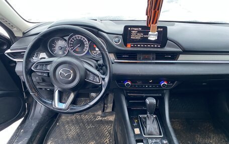 Mazda 6, 2018 год, 1 830 000 рублей, 11 фотография