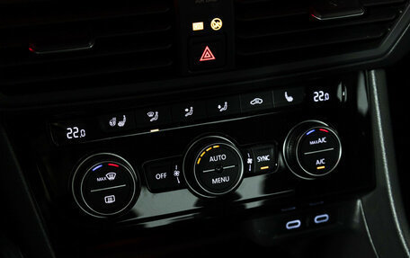 Volkswagen Jetta VII, 2020 год, 1 815 000 рублей, 16 фотография