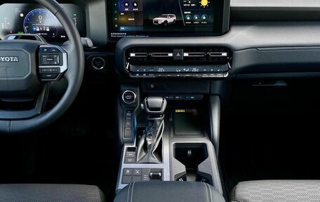 Toyota Land Cruiser Prado, 2024 год, 14 199 000 рублей, 17 фотография