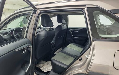 Toyota RAV4, 2025 год, 4 350 000 рублей, 17 фотография