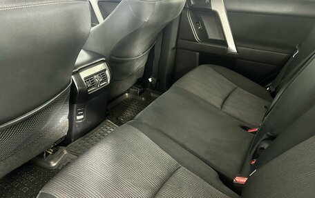 Toyota Land Cruiser Prado 150 рестайлинг 2, 2015 год, 3 350 000 рублей, 10 фотография