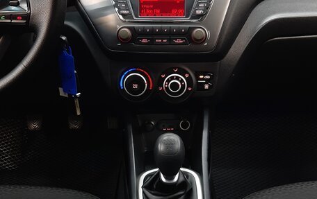 KIA Rio III рестайлинг, 2013 год, 750 000 рублей, 18 фотография