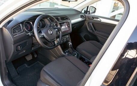 Volkswagen Tiguan II, 2020 год, 2 355 000 рублей, 13 фотография