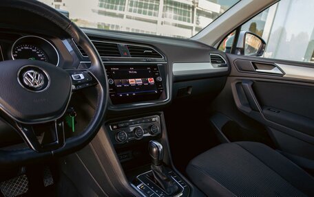 Volkswagen Tiguan II, 2020 год, 2 355 000 рублей, 14 фотография