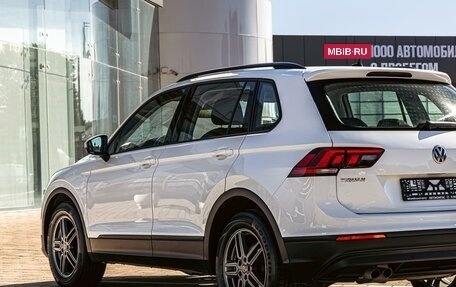 Volkswagen Tiguan II, 2020 год, 2 355 000 рублей, 8 фотография