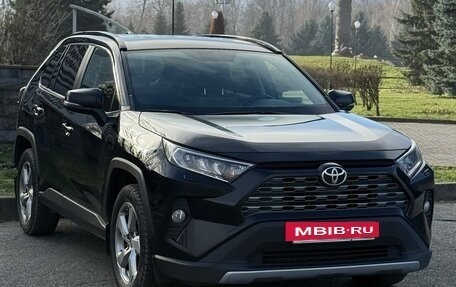 Toyota RAV4, 2021 год, 3 300 000 рублей, 5 фотография