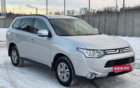 Mitsubishi Outlander III рестайлинг 3, 2013 год, 1 250 000 рублей, 2 фотография