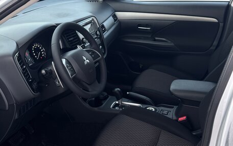 Mitsubishi Outlander III рестайлинг 3, 2013 год, 1 250 000 рублей, 8 фотография