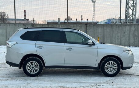 Mitsubishi Outlander III рестайлинг 3, 2013 год, 1 250 000 рублей, 3 фотография