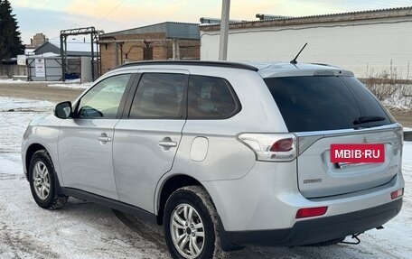 Mitsubishi Outlander III рестайлинг 3, 2013 год, 1 250 000 рублей, 4 фотография