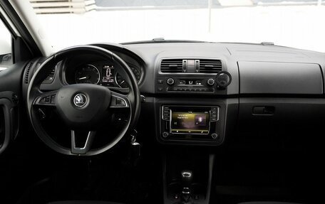 Skoda Fabia II, 2014 год, 883 000 рублей, 7 фотография